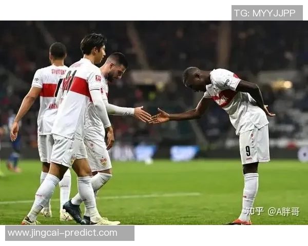 欧联杯精彩对决:里昂与莱比锡激战成平局神扑瞬间引发全场沸腾