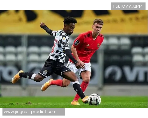 西甲精彩对决曼联3-0战胜本菲卡帽子戏法点燃全场激情